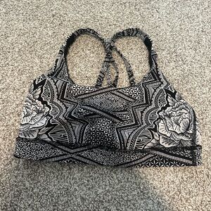 lululemon sports bra size 6